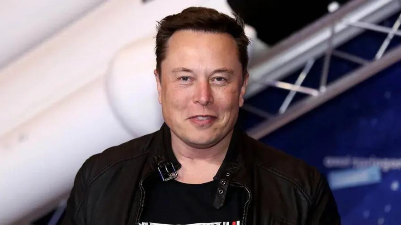Read more about the article Elon Musk passes Barack Obama to become most followed account on Twitter