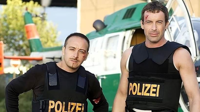 Alarm für Cobra 11 - Die Autobahnpolizei TV Series (1996– ) - Watch ...