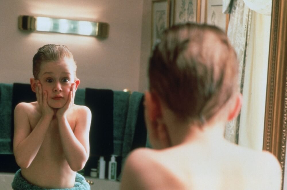 39 Best Classic Christmas Movies to Watch This Holiday Season 5 Home Alone Movie Poster