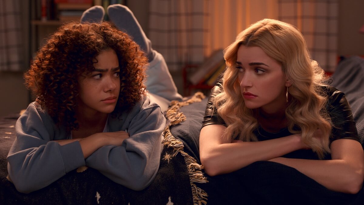 What Time Does Ginny & Georgia Season 3 Come Out? Streaming Time, Release Dates & What to Expect 1 What Time Does Ginny & Georgia Come Out? Streaming Time, Release Dates & What to Expect